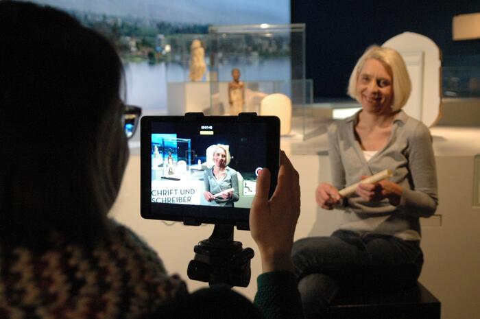 Video-Dreh in Ägypten-Ausstellung