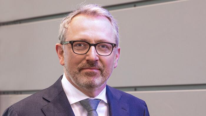 Aktuelles offizielles Bild Oberbürgermeister Dr. Peter Kurz 2021_2