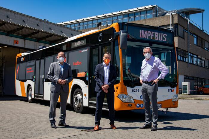 v.l.n.r.: Erster Bürgermeister Christian Specht, rnv-Geschäftsführer Martin in der Beek, Oberbürgermeister Dr. Peter Kurz