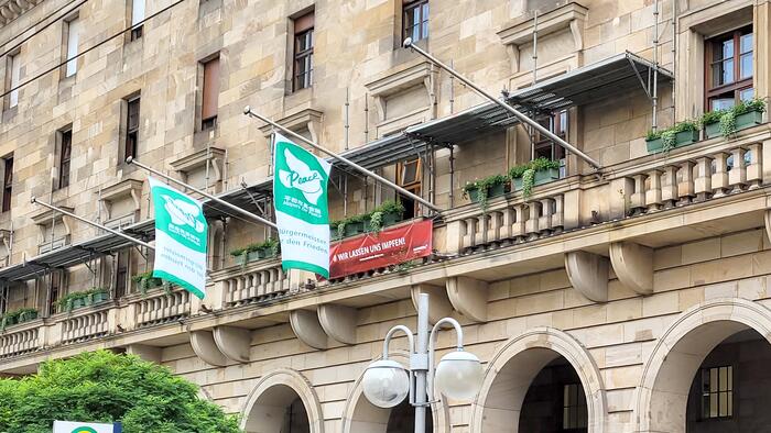 Beflaggung am Rathaus Mayors for Peace