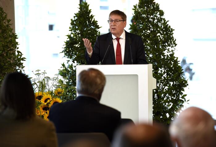Bürgermeister a.D. Lothar Quast bei seiner Ansprache anlässlich seiner Verabschiedung