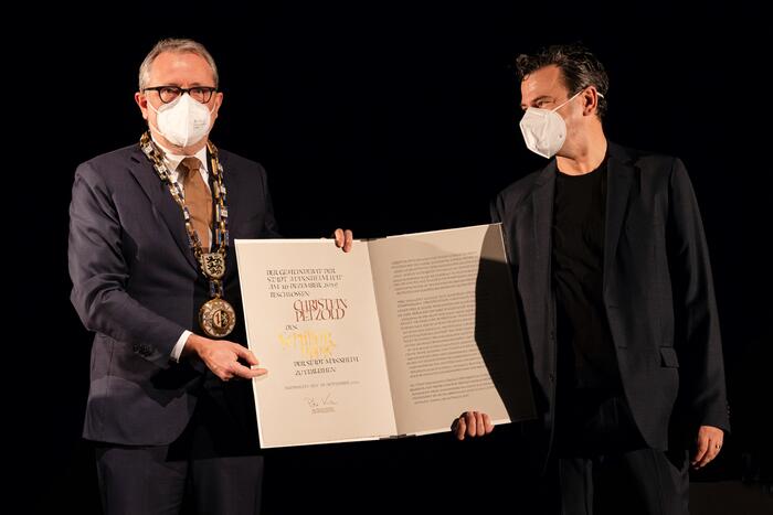 OB Dr. Peter Kurz übergibt den Schillerpreis 2020 an Christian Petzold