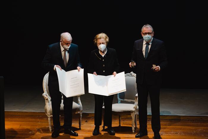 Übergabe der Bürgermedaillen an Prof. Achim Weizel und Ulla Hofmann