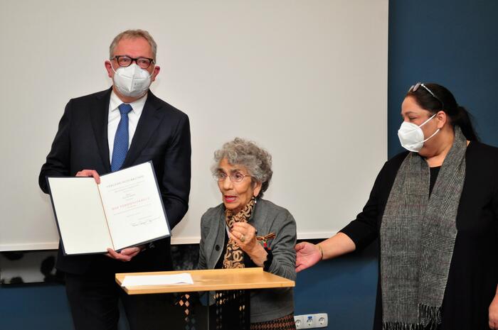 Bundesverdienstkreuz für Zilli Schmidt