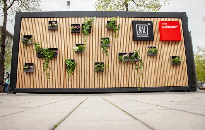 Mobile BUGA-Vorverkaufsstelle auf dem Paradeplatz