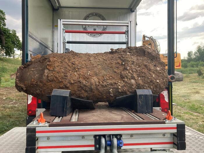 Der 250 Kilogramm schwere Blindgänger wurde nach der Entschärfung abtransportiert.