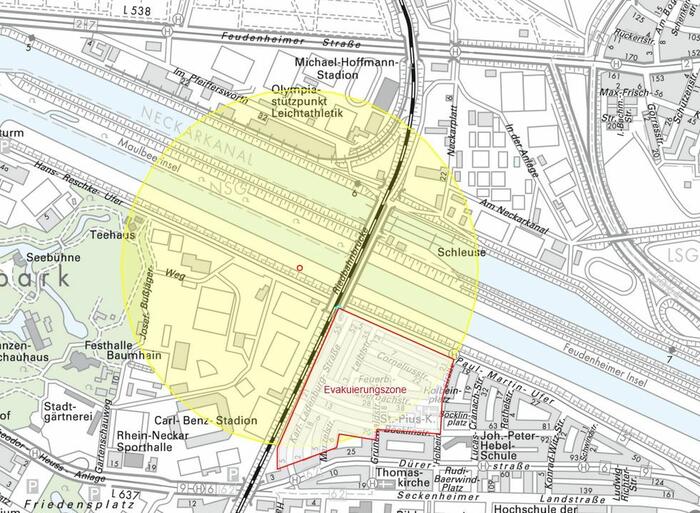 Anwohner im Umkreis von 500 Metern werden gebeten, ihre Häuser und Wohnungen zu verlassen.