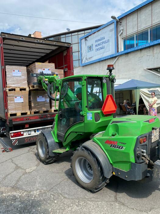 Chişinău: Anlieferung Hilfsgüter - 1. Transports aus Mannheim