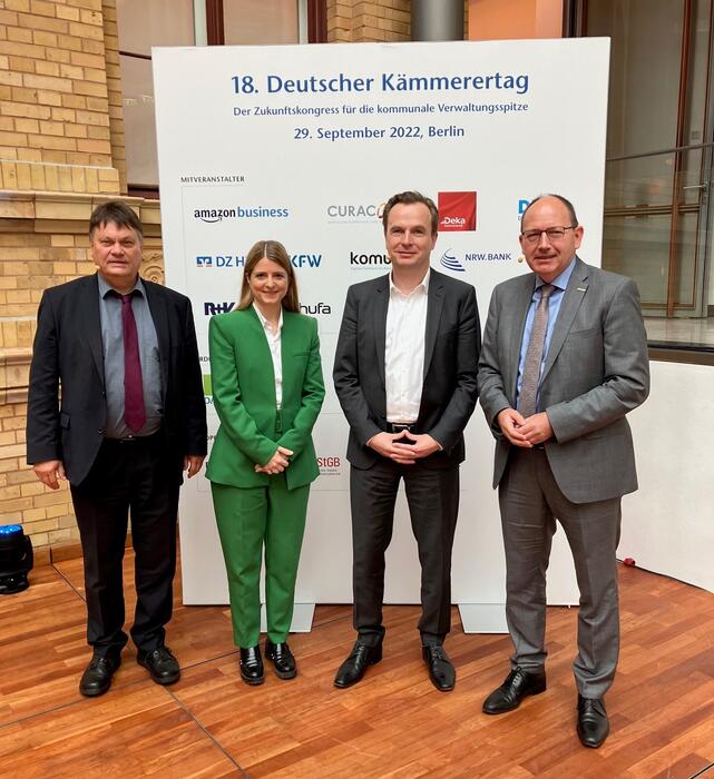 Dietmar Strehl (Finanzsenator, Freie Hansestadt Bremen), Barbara Meyer (Bürgermeisterin für Finanzen und Nachhaltigkeit, Landeshauptstadt Saarbrücken), Prof. Dr. Jens Südekum (Professor für Internationale Volkswirtschaftslehre, Düsseldorfer Institut für Wettbewerbsökonomie), Christian Specht (Erster Bürgermeister, Stadt Mannheim)