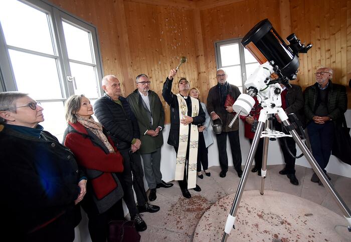 Segnung des mittlerweile rekonstruierten Observationstürmchens auf der Sternwarte 