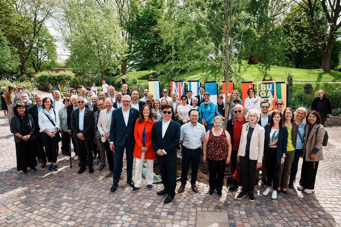 Garten der Partnerstädte eröffnet (02)