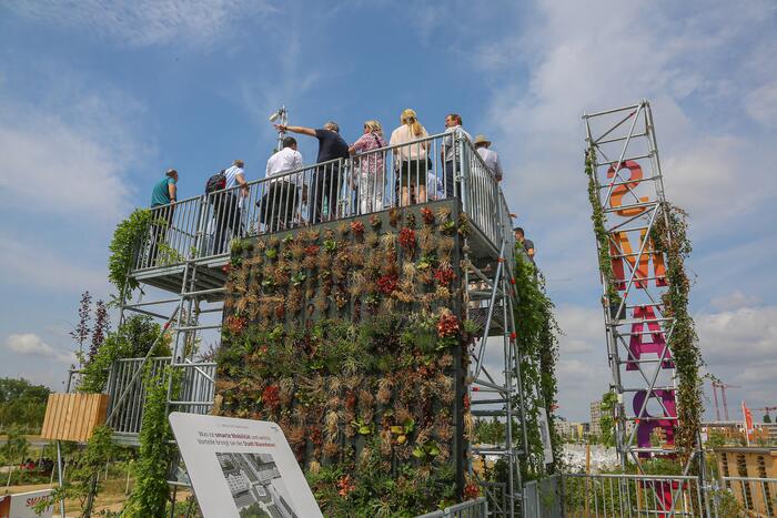 Bürgermeisterrundgang auf der BUGA(04)