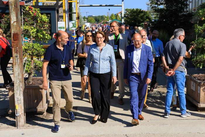 Besuch der Bundesbauministerin auf der BUGA23 (01)