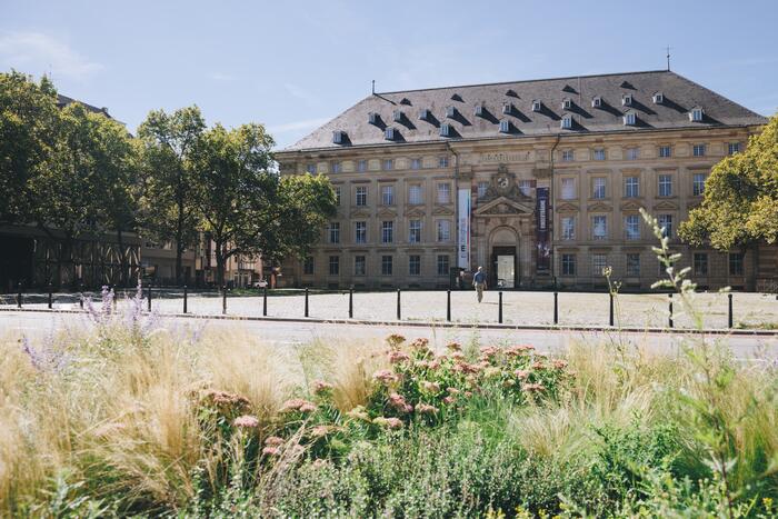 Toulonplatz mit Zeughaus Mannheim