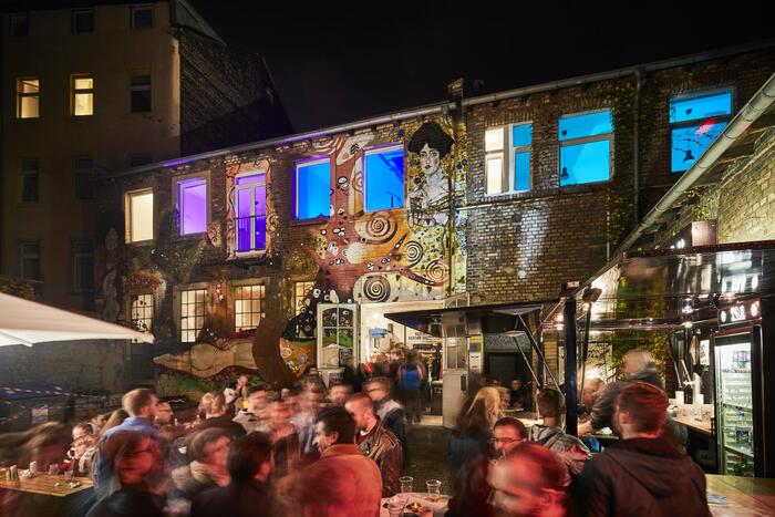 Nachtwandel 2022 - Hinterhof