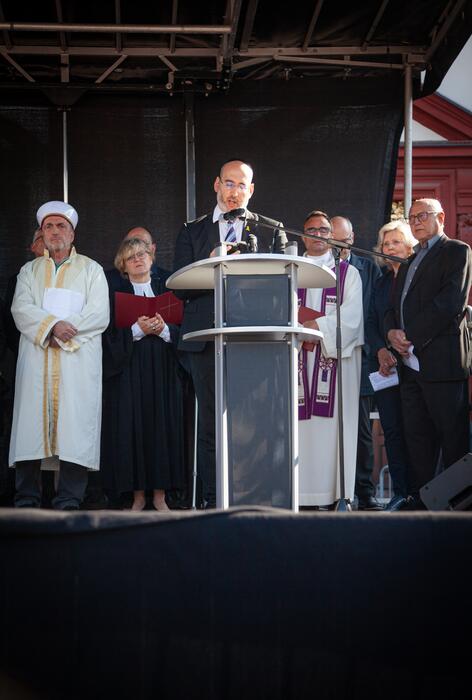 Mannheim hält zusammen: Interreligiöses Friedensgebet