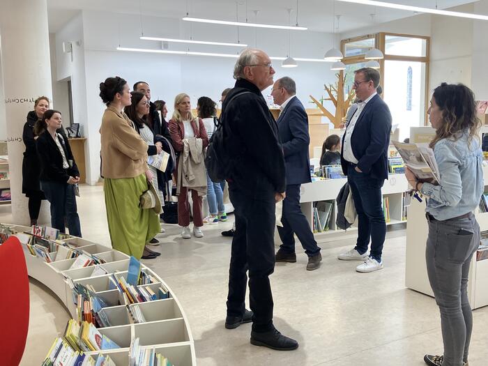 In der Blbliothek Chalucet