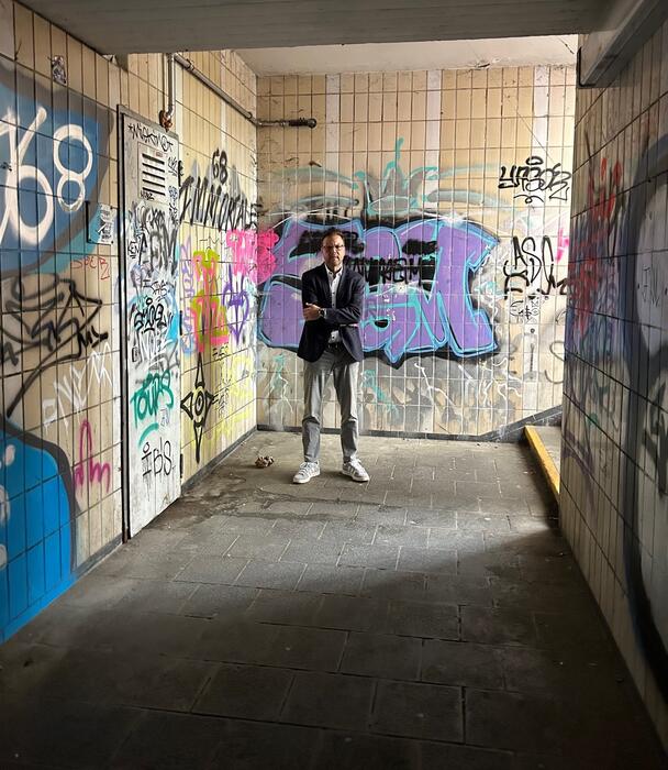 Bürgermeister, ÖPNV- und Sicherheitsdezernent Dr. Volker Proffen verschafft sich einen Eindruck von der aktuellen Situation vor Ort.