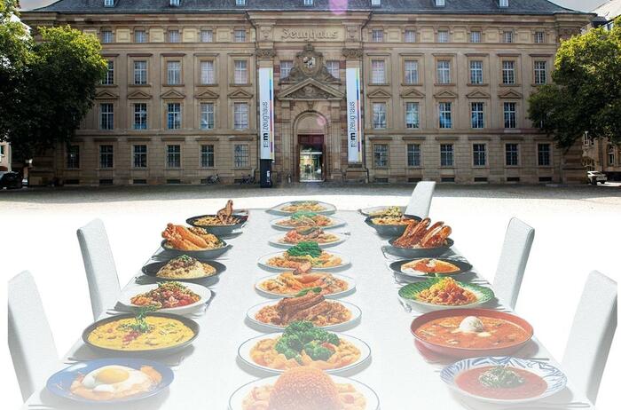 "Tafel der Nationen" vor dem Museum Zeughaus