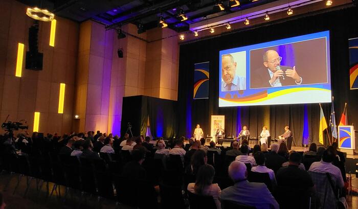 Podium bei der Deutsch-Ukrainischen Städtepartnerschaftskonferenz 