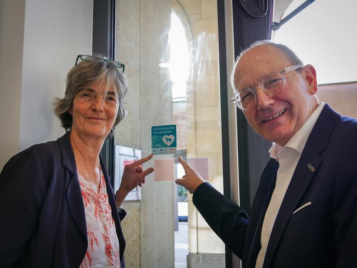 Oberbürgermeister Christian Specht und Ursula Frenz, Beauftragte für die Belange von Menschen mit Behinderungen