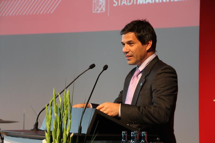Shai Agassi