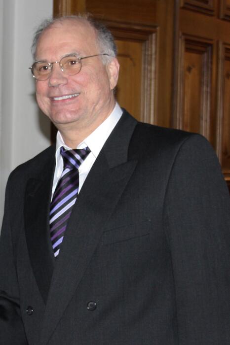 Professor Dr. Peter Schlobinksi